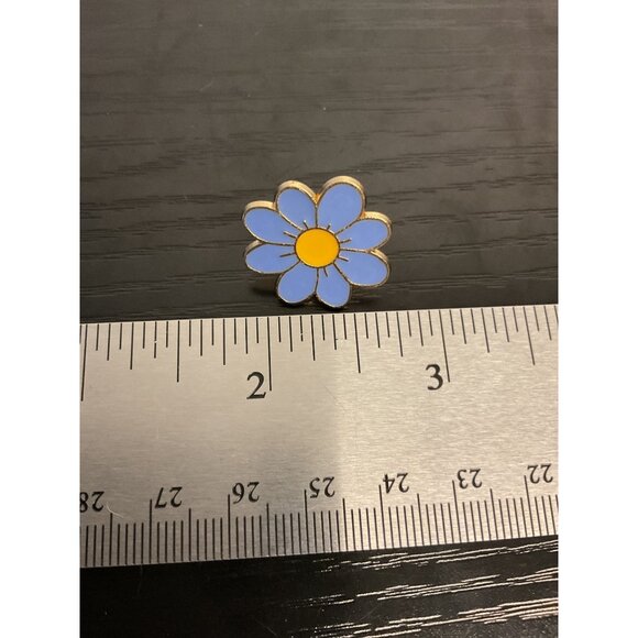 Blue & Yellow Daisy Flower Enamel Pin - Picture 3 of 3